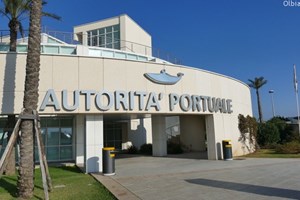 Italia e Ue litigano sui porti, per Bruxelles bisogna pagare una tassa sui redditi
