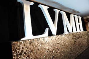 Lvmh corre in Cina e alza il dividendo