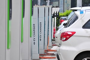 Shanghai sempre più elettrica, i Nev, new electric vehicle, sono saliti a  240 mila