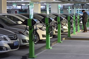 Auto Elettrica, boom alle stazioni di ricarica durante il Capodanno