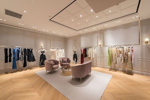 Milano FW, l'alta moda di Curiel cresce in Cina con il black dress
