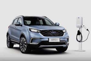 In Cina viaggia l'elettrico (+40%), cala ancora il resto