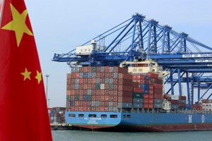 L'export  cinese sorprende. Lo stesso fa il disavanzo