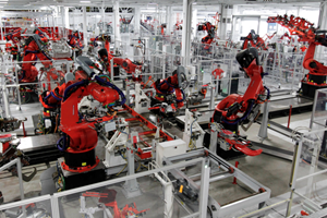 Produzione industriale, in Cina cresce ma meno del previsto