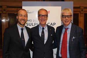 Fratelli Cosulich si prepara a sbarcare nel porto di Zhousan
