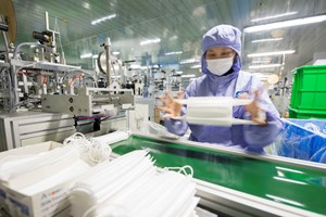 Caos mascherine: tra Cina e Italia c'è anche un problema dogane