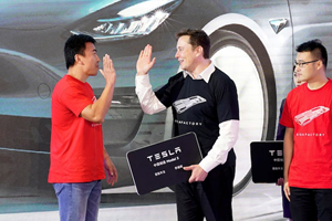 Ripartono le vendite di auto in Cina, boom della Tesla elettrica