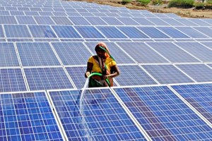 India, forti commesse pubbliche nei trasporti ed energia solare