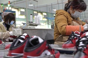 Cina, crescita dei profitti delle imprese a 2 cifre in agosto