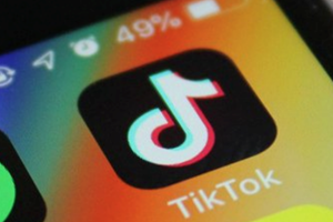 Faro del Garante della privacy su TikTok, non tutelerebbe i minori