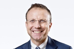 Enel sale sull'elettrico cinese per esportare servizi in Europa e Asia