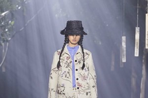L'anima disco-pop di Dior sfila alla fashion week di Shanghai