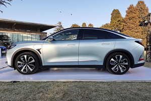 Huawei presenterà a Shanghai la sua prima auto digitale