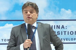 Vola l'export italiano in Cina nel trimestre con pelletteria e vestiti
