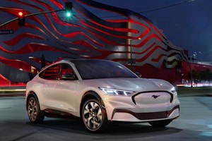 Anche Ford punta all'elettrico in Cina, produrrà la Mustang