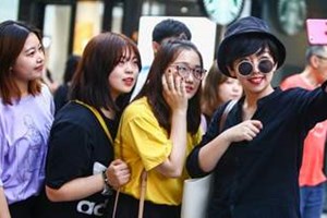Le nuove restrizioni in Cina minano le spese di lusso, ecco chi può stupire 