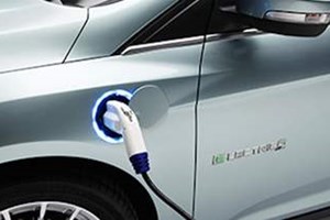 Cina, il mercato dei veicoli elettrici quintuplicherà entro il 2025