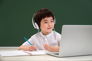 Niente più compiti a casa in Cina, ma a scuola fino alle 18