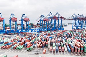 Cosco si allea con Hhla per rafforzare il porto di Amburgo