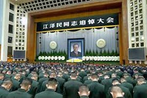 Xi Jinping ha reso omaggio alla memoria di Jiang Zemin