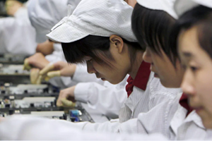 Crescono in gennaio l'attività manifatturiera e i servizi in Cina