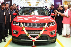 Auto, l'India punta a essere il terzo mercato mondiale al 2030