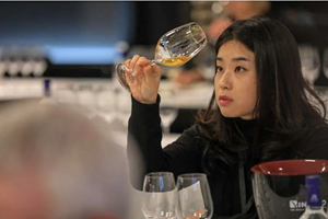 Il vino italiano conquista Singapore, crocevia dei mercati orientali