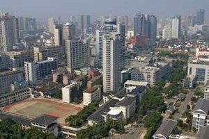 Pil Cina delude, spazio per ulteriore sostegno a economia