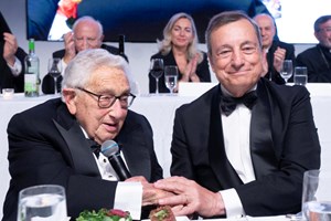 Kissinger in Cina per ricucire i rapporti tra le due superpotenze