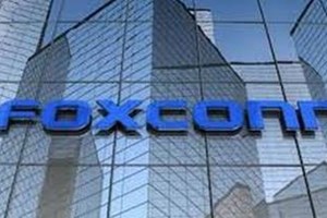 Foxconn investe su mobilità elettrica e IA, ma l'utile cala