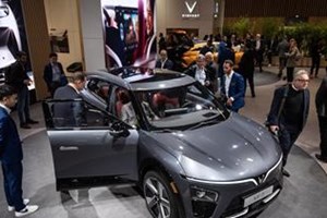 Boom all’esordio in Borsa della startup vietnamita di auto elettriche