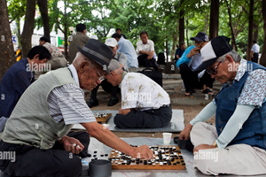 Cina, crescono i pensionati ma i giovani non trovano lavoro