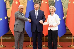 Molti sorrisi ma pochi fatti (finora) al 25° vertice tra Cina e Ue
