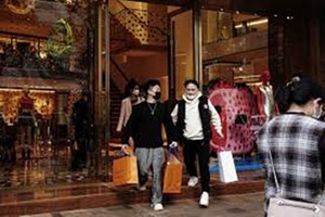 Bene i servizi in Cina in luglio, trainati soprattutto dal turismo