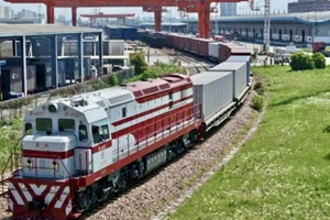 Le auto cinesi di Faw in Europa via treno ( in metà tempo)