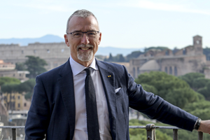 I robot di Comau nella fabbrica dei camion cinesi Foton-Daimler