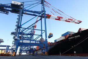 Pechino cerca nuove vie per crescere, l'export non basta più