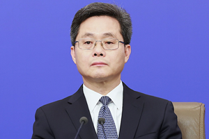 Pechino promette un aumento della spesa per aiutare i consumi