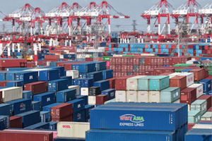 Ancora record cinese sull'export, timori per possibili nuovi dazi