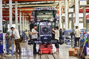 Cina, produzione ancora in crescita ma i consumi restano al palo