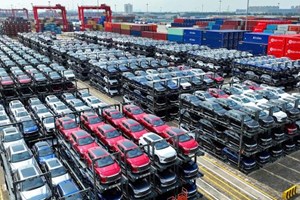 In calo le vendite di auto in Cina, Tesla va in controtendenza