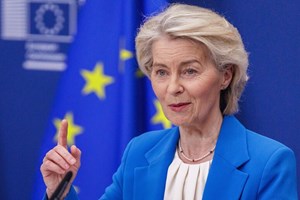 Bruxelles, allo studio nuovi dazi sull'import di auto ibride cinesi