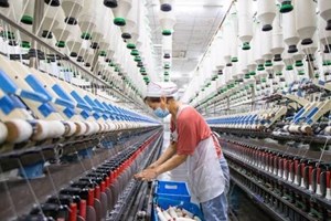 Cina, ancora consumi deboli e produzione in crescita in agosto