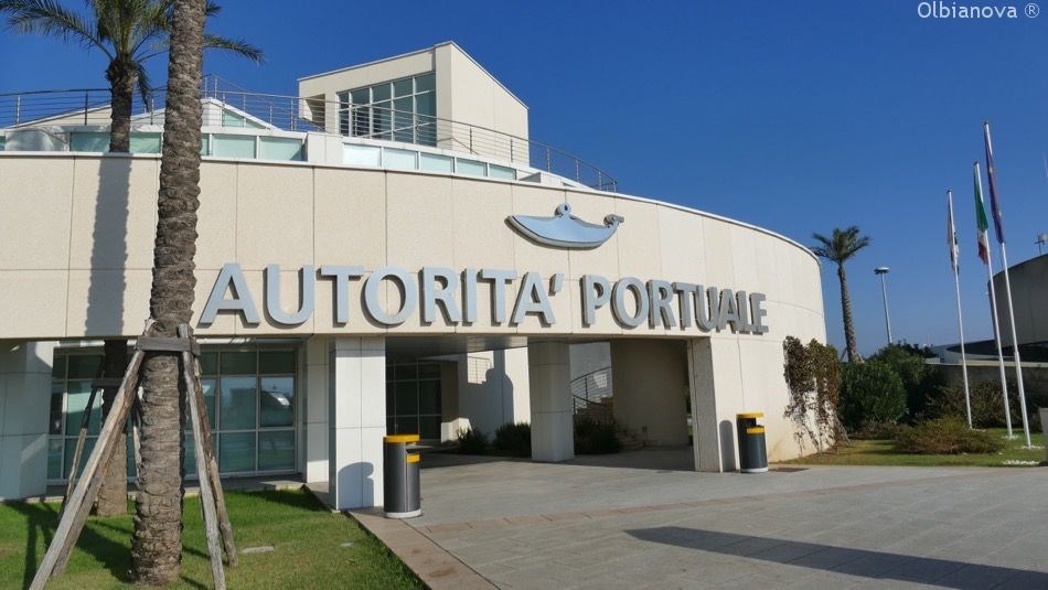 L'Italia difende la propria politica portuale L'Italia difende la propria politica portuale
