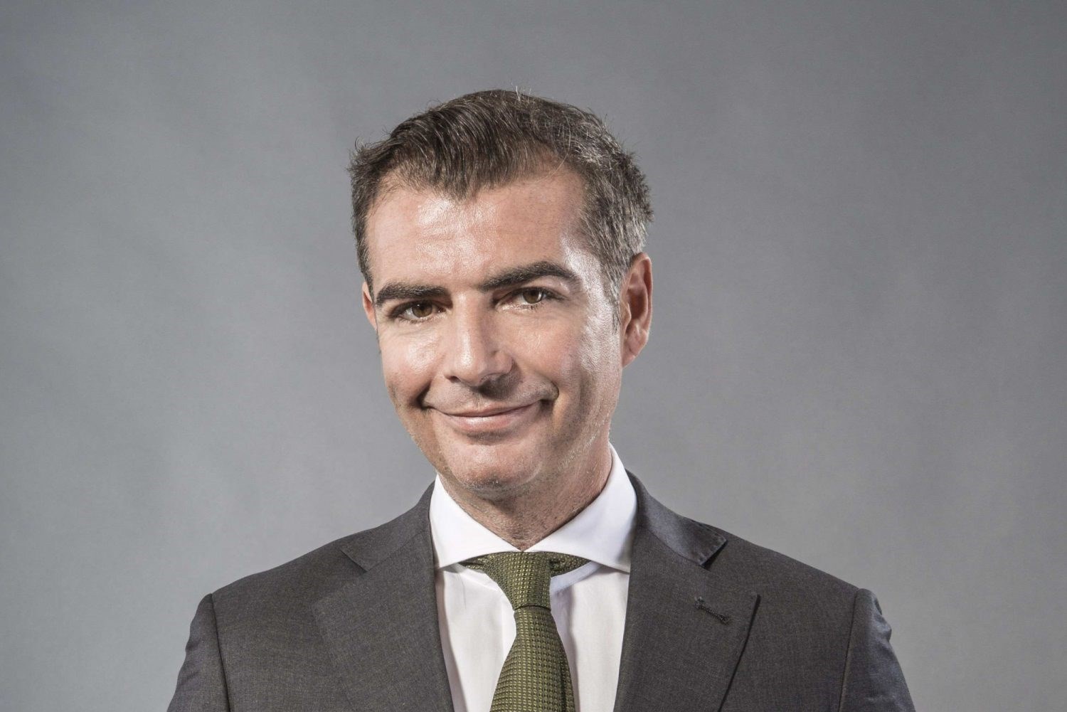 Digitouch guarda a Est Digitouch guarda a Est