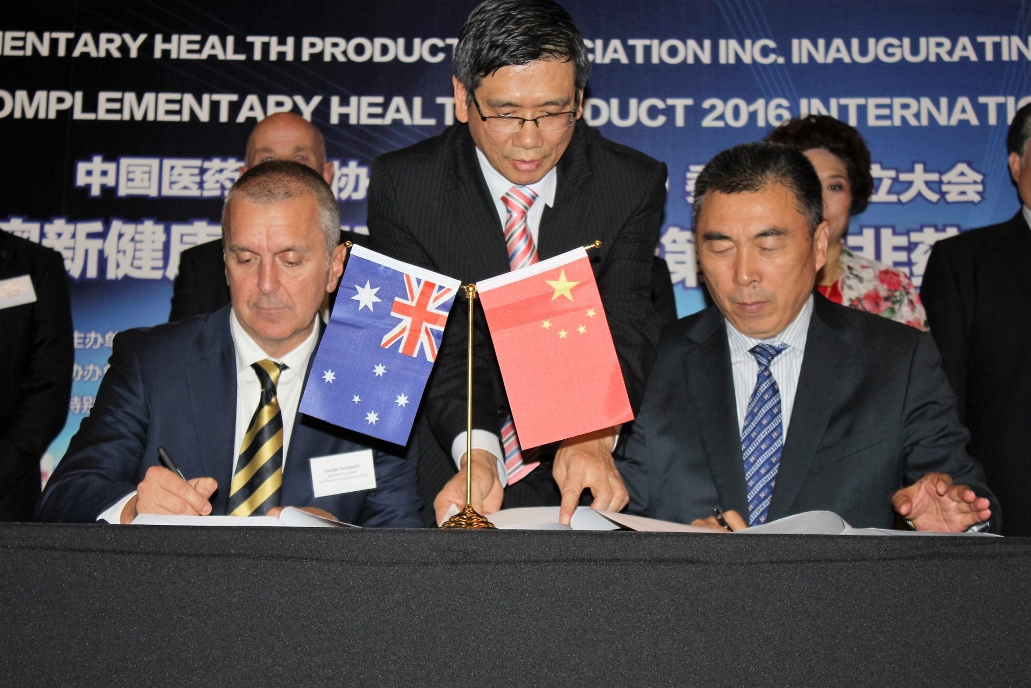 Le parafarmacie cinesi guardano all'Italia Le parafarmacie cinesi guardano all'Italia