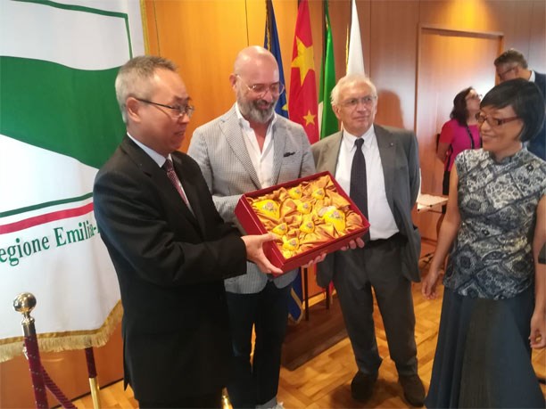 L'Emilia-Romagna chiama la Cina L'Emilia-Romagna chiama la Cina